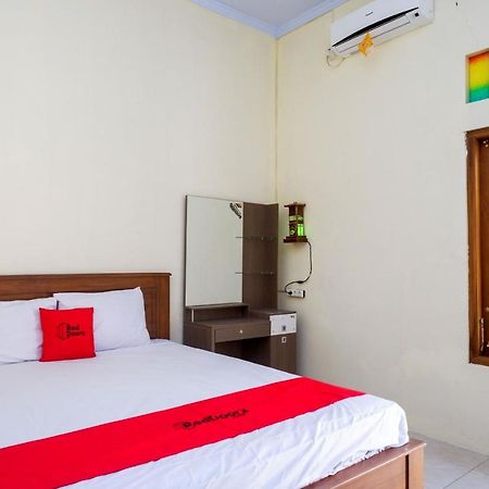 Reddoorz @ Umbul Ponggok Waterpark Klaten Esterno foto