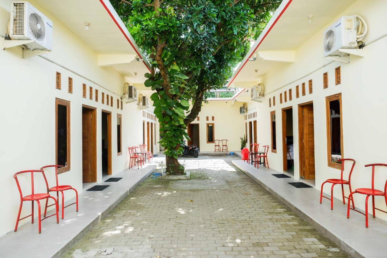 Reddoorz @ Umbul Ponggok Waterpark Klaten Esterno foto